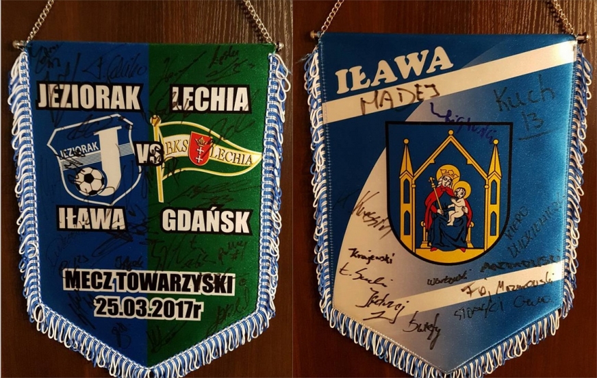 Pamiątkowe proporczyki z meczu Jeziorak Iława - Lechia Gdańsk z autografami - to jedna z bardzo wielu przeróżnych licytacji w grupie 