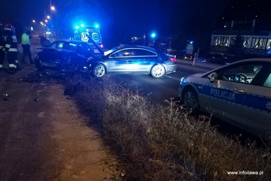 Dwa auta zderzyły się na ulicy Wyzwolenia w Lubawie.