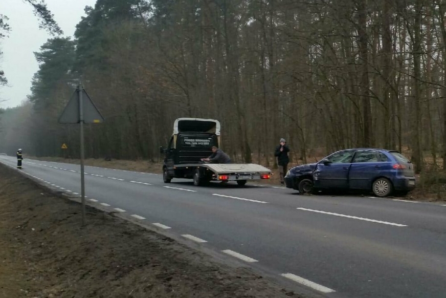 Sprawcą kolizji w Rakowicach w gminie Lubawa był nietrzeźwy 36-latek, kierujący fiatem.