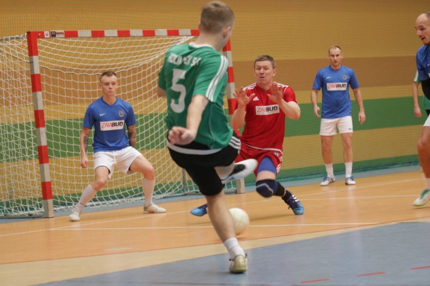 W wielkim finale sezonu 2016/2017 Iławskiej Ligi Futsalu Zawbud Iława w rzutach karnych pokonał GKS Wikielec. Teraz te zespoły też się zmierzą. Zagrają razem w grupie B.