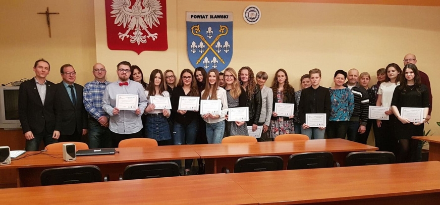 Wręczenie stypendiów na bieżący rok szkolny odbyło się w piątek, 7 grudnia w Zespole Szkół im. S. Żeromskiego w Iławie.