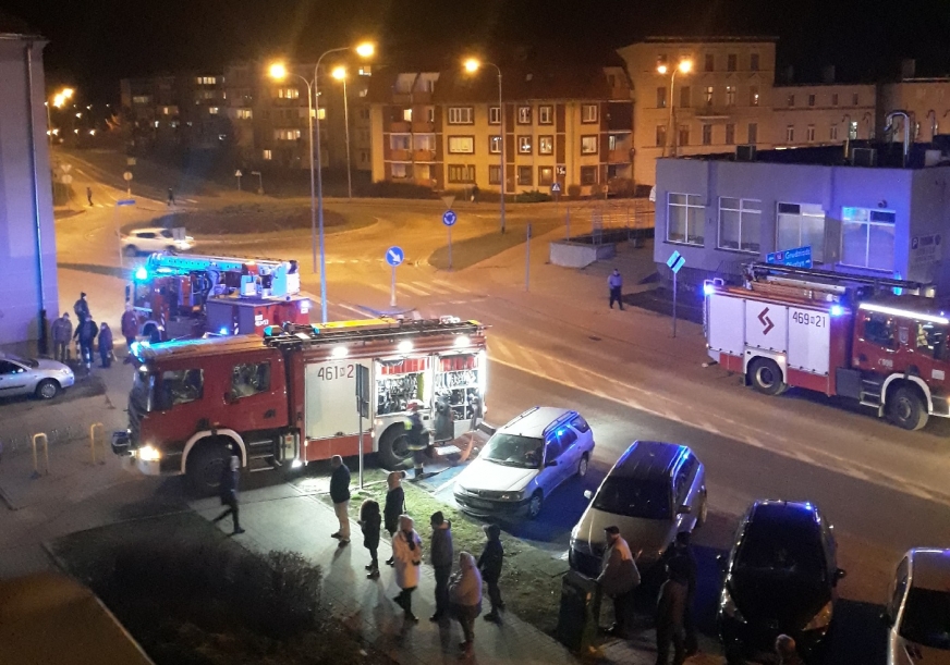 Interwencja strażaków na ulicy Grunwaldzkiej w Iławie.