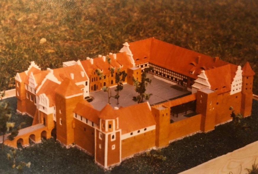 Makieta zamku w Szymbarku.