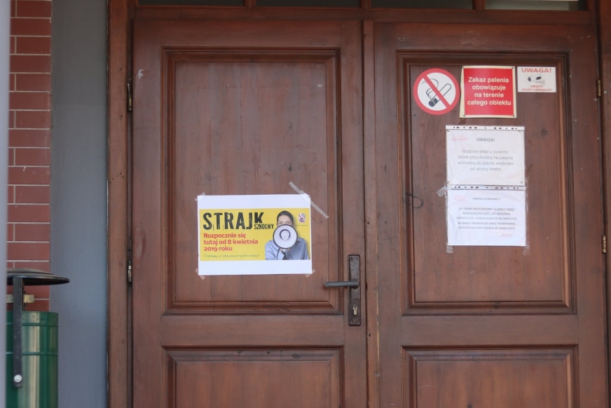 Informacja o tym, iż w poniedziałek, 8 kwietnia rozpocznie się strajk, na drzwiach iławskiej 