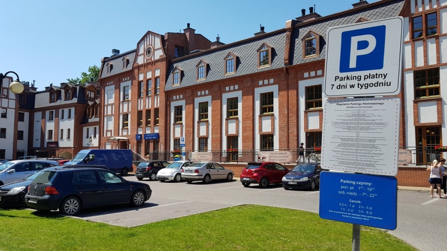 Nowa strefa płatnego parkowania - parking przed rezydencją Stary Spichlerz w Iławie.