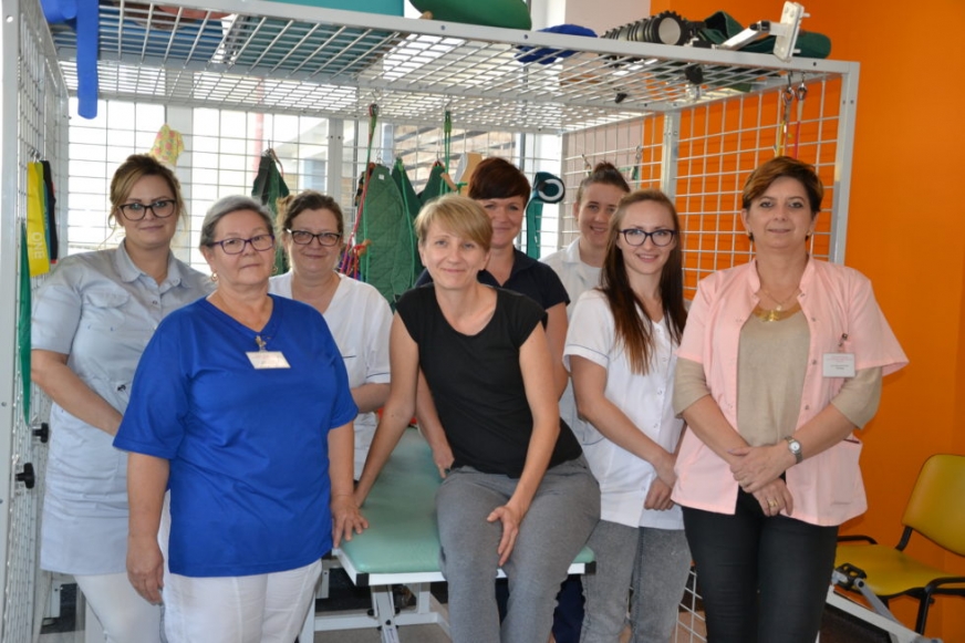Pacjentami zajmuje się w oddziale profesjonalny personel. Od lewej: Joanna Smolińska, Hanna Tomczyk, Danuta Olszewska-Kluba, Dorota Ferens, Małgorzata Romanowska, Patrycja Fabińska, Joanna Palkowska oraz Justyna Drzewińska.