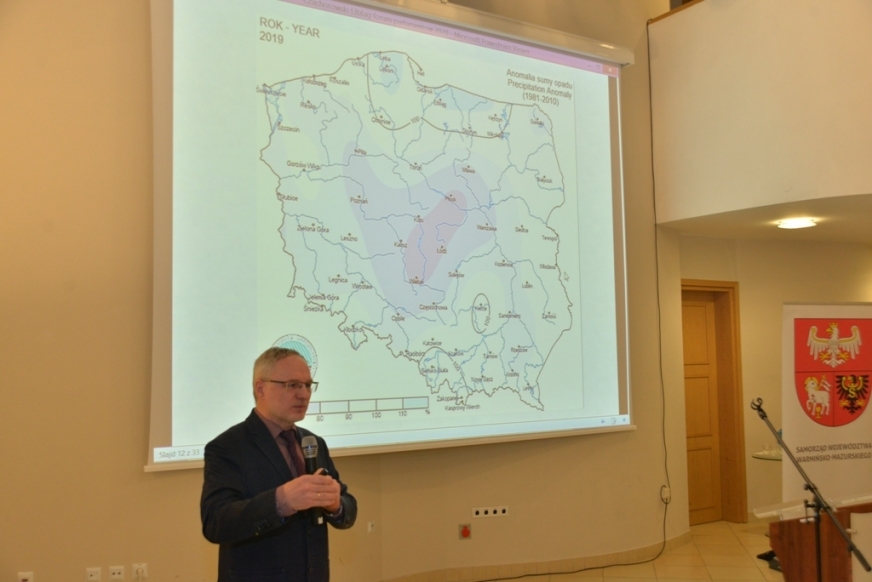 Profesor Stanisław Czachorowski był jednym z prelegentów na spotkaniu ekspertów pn. „Europejski zielony ład – woda a zmiany klimatyczne” w Elblągu, w związku z XVIII Forum Parlamentów Regionalnych Południowego Bałtyku.