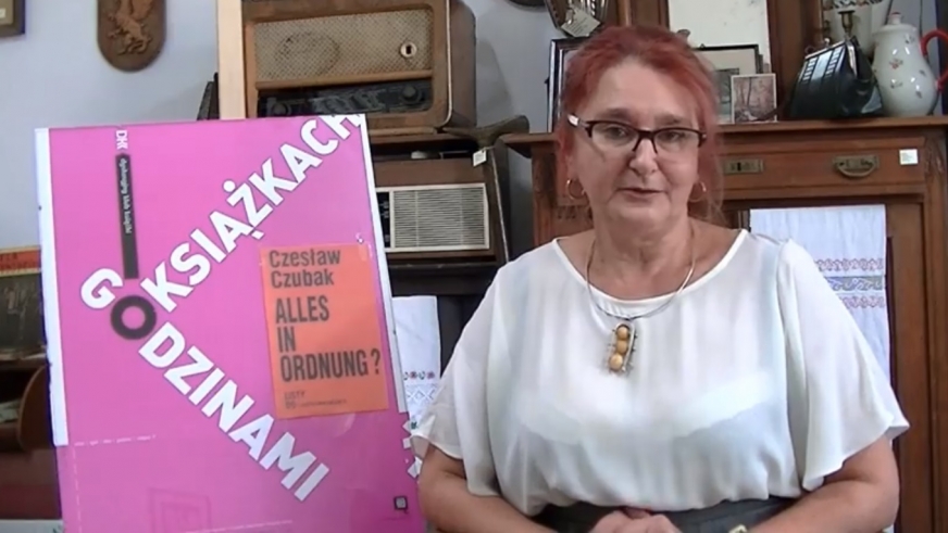 Elżbieta Olszta, opiekunka biblioteki publicznej w Jamielniku. Z jej inicjatywy trzy pokolenia dzisiejszych mieszkańców czytały obozowe wspomnienia Czesława Czubaka, pielęgnując w ten sposób pamięć o ofiarach karnego obozu dla młodocianych w Lubawie.