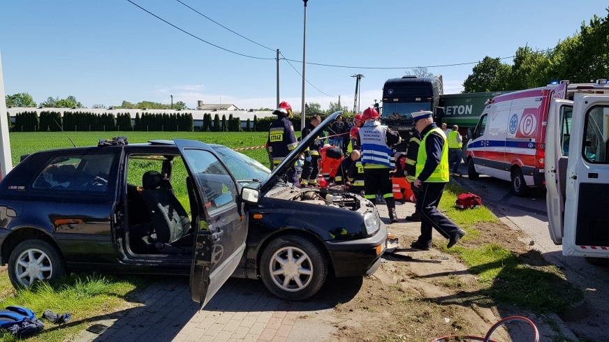Na zdjęciu tragiczny wypadek z maja 2018 roku, kiedy to na ulicy Kupnera w Lubawie 38-letni wówczas mężczyzna kierujący ciężarówką zderzył się z dwoma samochodami osobowymi.