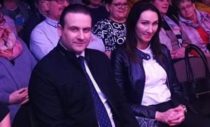 Na jednej z gminnych imprez. Burmistrz Kisielic Rafał Ryszczuk na zdjęciu z żoną Haliną. Od nowego roku szkolnego będzie ona dyrektorką gminnej Szkoły Podstawowej w Łęgowie.