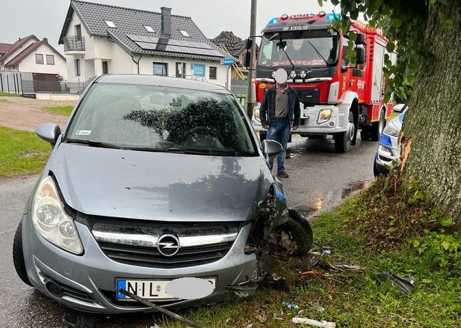 Do wypadku doszło przed godziną 14:00 na ulicy Stanisława Komoniewskiego w Kisielicach.