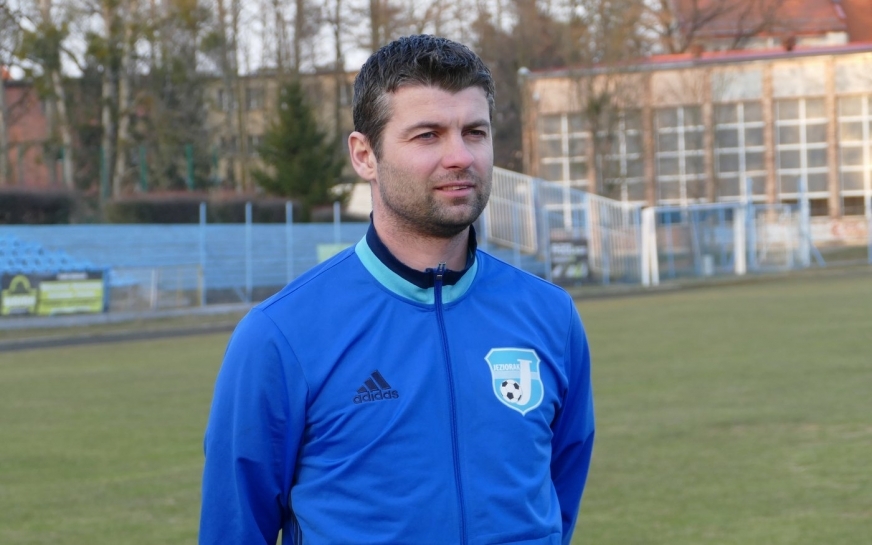 Wojciech Figurski wraca na Sienkiewicza - tym razem w roli trenera drużyny przeciwnej.