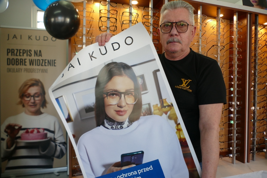 Mariusz Skubij w swoim salonie Exclusive, przeniesionym z ulicy Niepodległości na ulicę Kościuszki 6A. Ponad 30 lat doświadczenia w branży, to mówi samo za siebie!