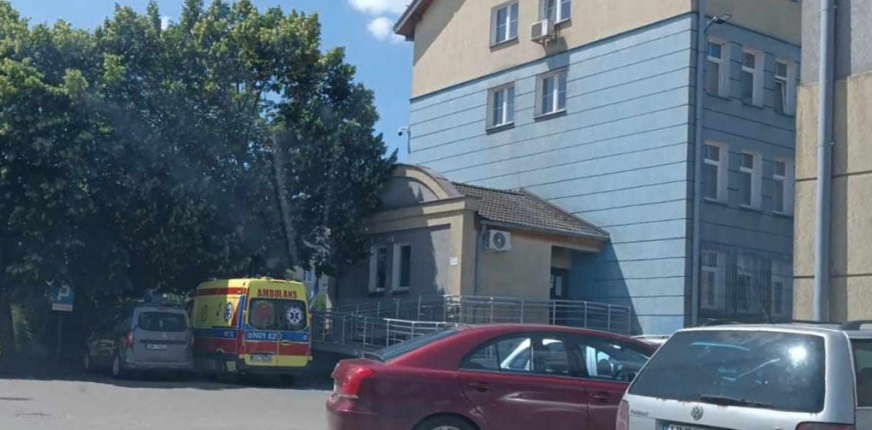Nie żyje policjant, który postrzelił się z broni palnej w komendzie policji w Iławie.