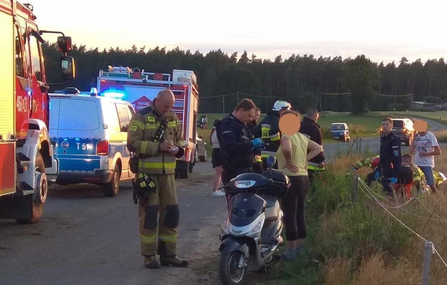 W Starzykowie doszło do zderzenia motoroweru z autem osobowym marki Audi.