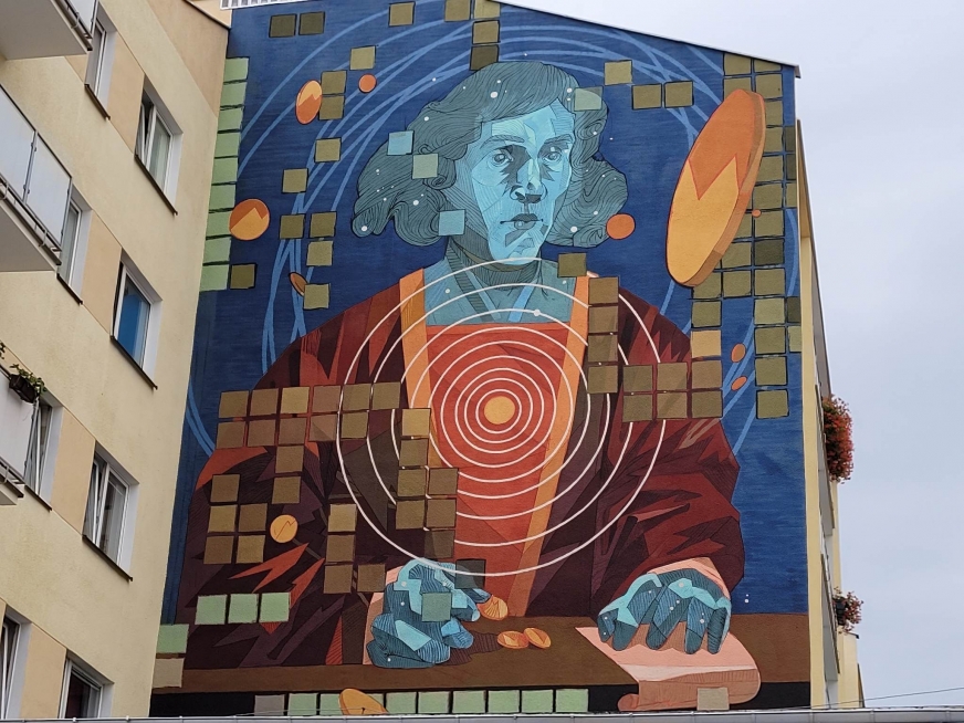 Mural z podobizną Kopernika ozdobił nowomiejski blok.