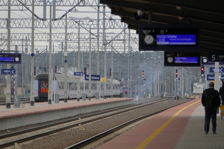 Awaria sieci trakcyjnej na stacji Iława Główna jest przyczyną dużych utrudnień w ruchu pociągów.