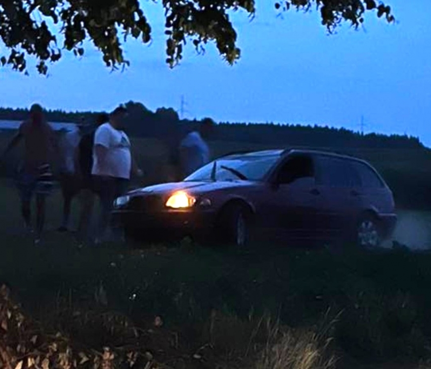 Wypadek osobowego BMW w gminie Iława.