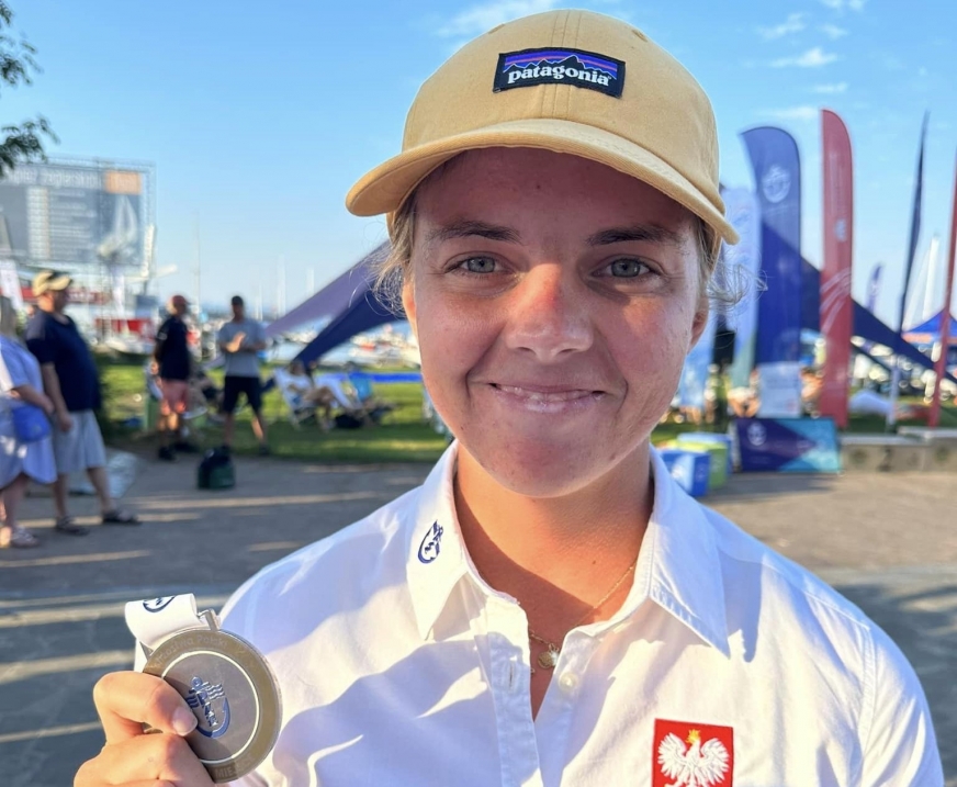 Iławianka Wiktoria Gołębiowska (tu ze złotym medalem mistrzostw Polski) potrzebuje finansowego wsparcia w wyjeździe na mistrzostwa świata 2024 