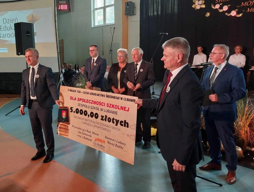 Bon na 5 tysięcy złotych trafił do społeczności Zespołu Szkół w Lubawie.