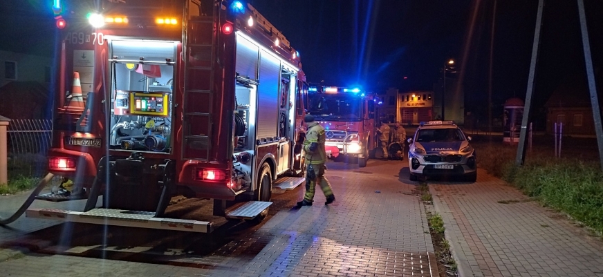 W budynku mieszkalnym na ulicy Sikorskiego w Suszu doszło do pożaru w pomieszczeniu gospodarczym.