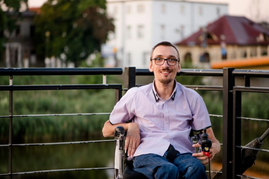 Na jakiego rodzaju wsparcie mogą liczyć ze strony państwa w zaczynającym się właśnie 2024 roku osoby niepełnosprawne? O tym właśnie przeczytasz w tym artykule Wojciecha Kaniuki (na zdjęciu).