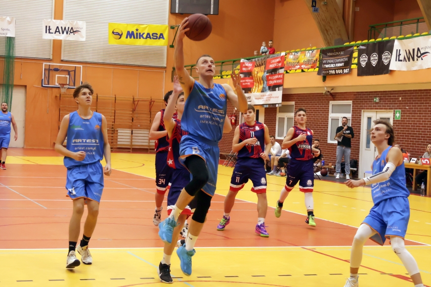 Koszykarze Orki Iława wygrali z Junior Basket Club Olsztyn u siebie (na zdjęciu), jak i na wyjeździe