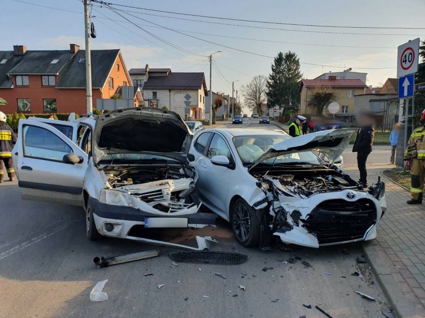 Do bardzo groźnie wyglądającej kolizji dwóch aut doszło w minioną niedzielę w Biskupcu.