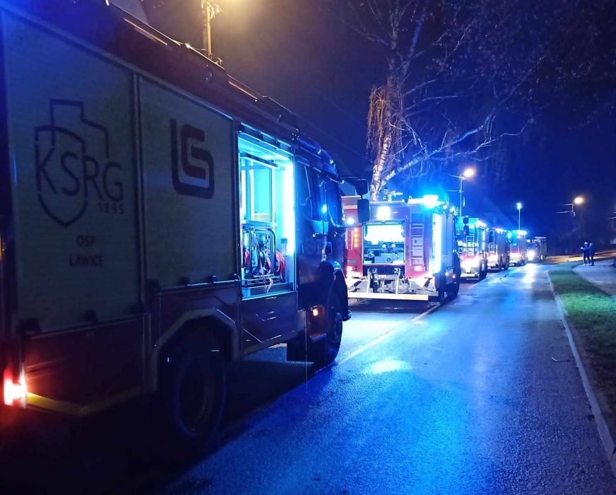 Nocna interwencja straży pożarnej na ulicy Mickiewicza w Iławie.