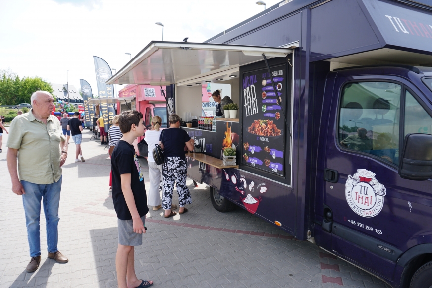Food Truck Festival odbywa się tradycyjnie na parkingu przy miejskiej pływalni w Iławie (ul. Biskupska)