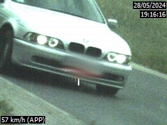 Policjanci ogniwa ruchu drogowego zauważyli kierującego BMW, który przekroczył prędkość. Funkcjonariusze przy użyciu sygnałów świetlnych i dźwiękowych podjęli próbę zatrzymania kierującego tym autem do kontroli drogowej.