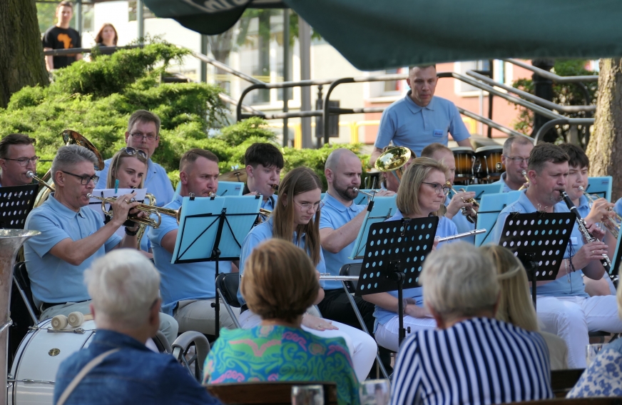 Orkiestra AMODII i Międzynarodowy Dzień Orkiestr Dętych - koncert w parku miejskim w Iławie.
