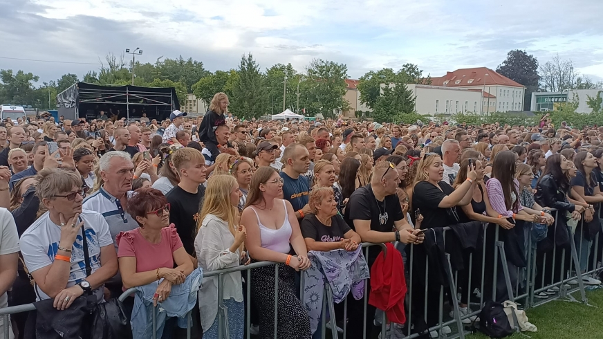 Mieszkańcy zbierają się na koncercie Dni Iławy - pierwsze zdjęcia. 