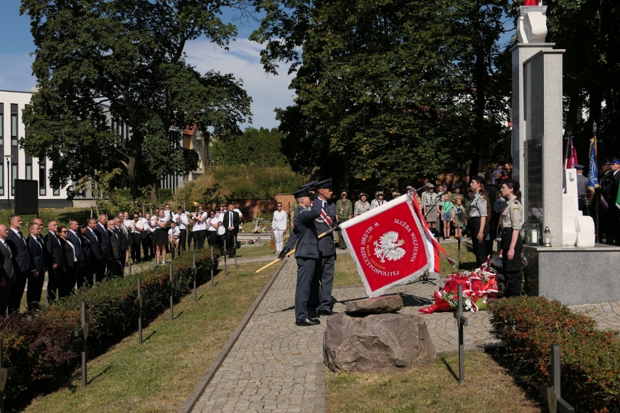 Dziś 85. rocznica napaści Niemiec na Polskę. Powiatowa uroczystość odbyła się pod Pomnikiem Nieznanego Żołnierza.