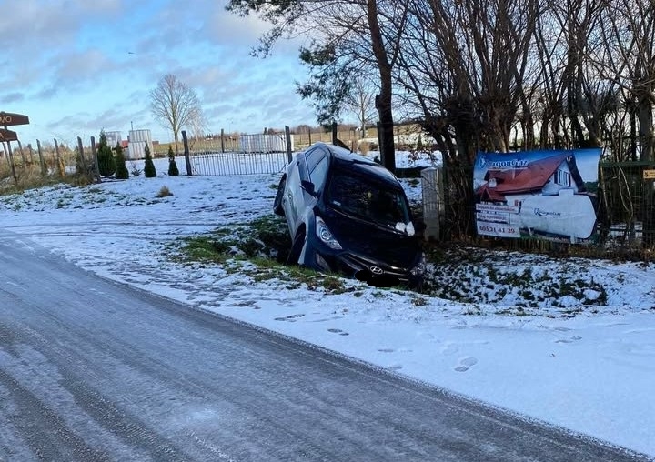 Kierowcy, noga z gazu! To chyba najlepsza rada na przedświąteczny pośpiech, natężony ruch i aktualne warunki.