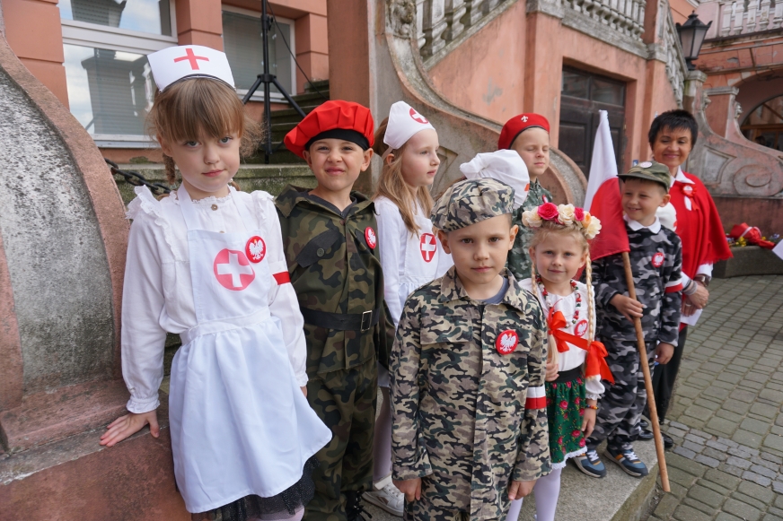 Podczas uroczystych obchodów Święta Konstytucji 3 Maja w Iławie wystąpił m.in. chór „Grzeczne Dzieci