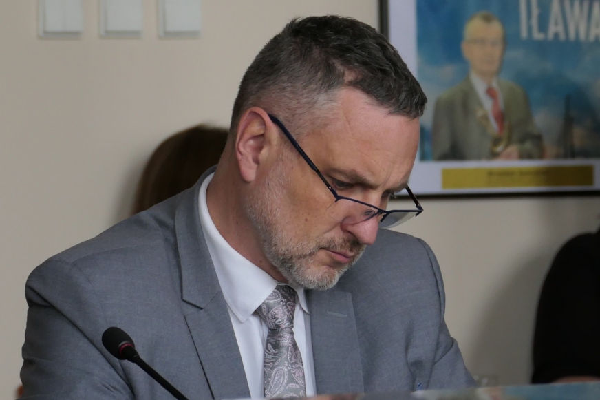 Czy zastępca burmistrza Krzysztof Portjanko (na zdjęciu) straci stanowisko w ślad za zaniedbaniem ratusza w sprawie dotacji na ulicę Jagiełły? Tego chce autor petycji, która w tej sprawie wpłynęła do ratusza.