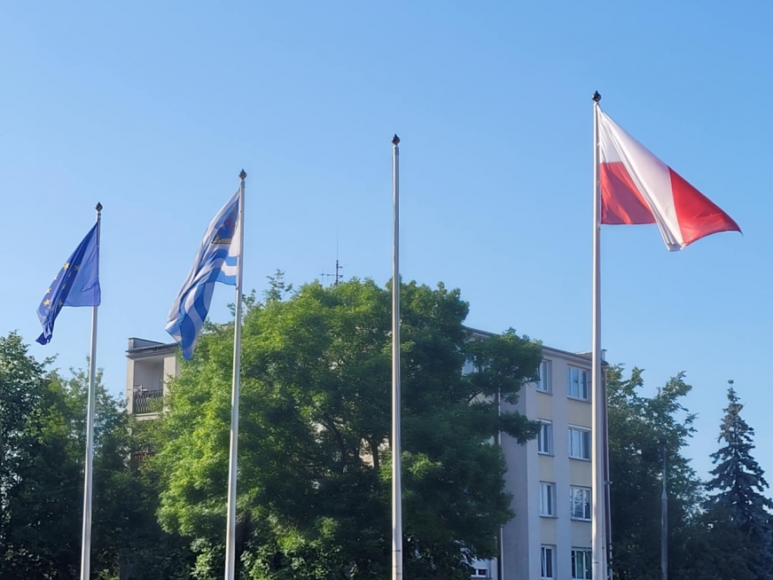 To nie pierwszy taki incydent w naszym mieście. Wiemy, w jakich okolicznościach z masztu przed ratuszem w Iławie zniknęła dziś ukraińska flaga.