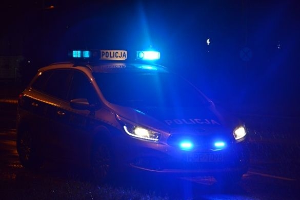 Brutalne pobicie przed sklepem. Trzej mężczyźni usłyszeli zarzuty.