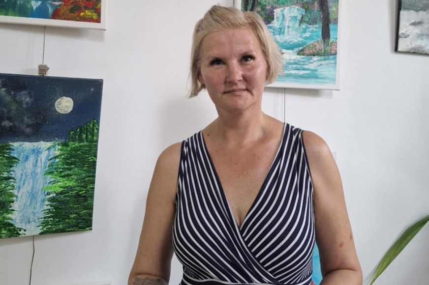 Joanna Konieczek: Moje prace są radosne i barwne - bo wierzę, że Pola jest teraz tam na górze i ogląda moje obrazy, że teraz wreszcie widzi te kolory.