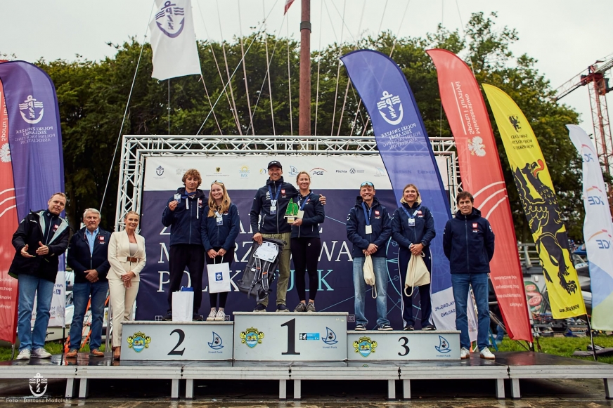 Iga Wielczyk (SSW Iława) ze sternikiem Rafałem Pogorzelskim (MKS Dwójka Warszawa) wywalczyli srebrny medal w kategorii U24 oraz brąz w klasyfikacji open na Mistrzostwach Polski Klas Olimpijskich.
