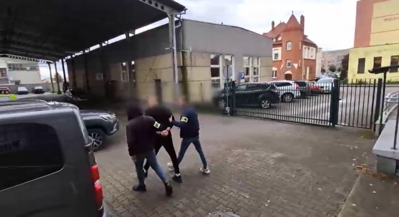 Po chuligańskim ataku na parkingu w Iławie. Dwaj mieszkańcy miasta usłyszeli zarzuty.