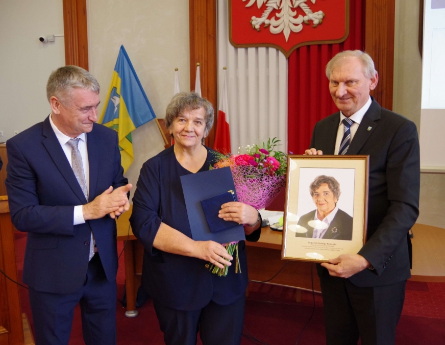 Bogumiła Kowalska z wójtem Krzysztofem Harmacińskim i przewodniczącym rady gminy Krzysztofem Zielińskim.