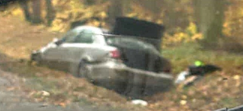 Osobówka w rowie w Stradomnie – na szczęście bez poszkodowanych.