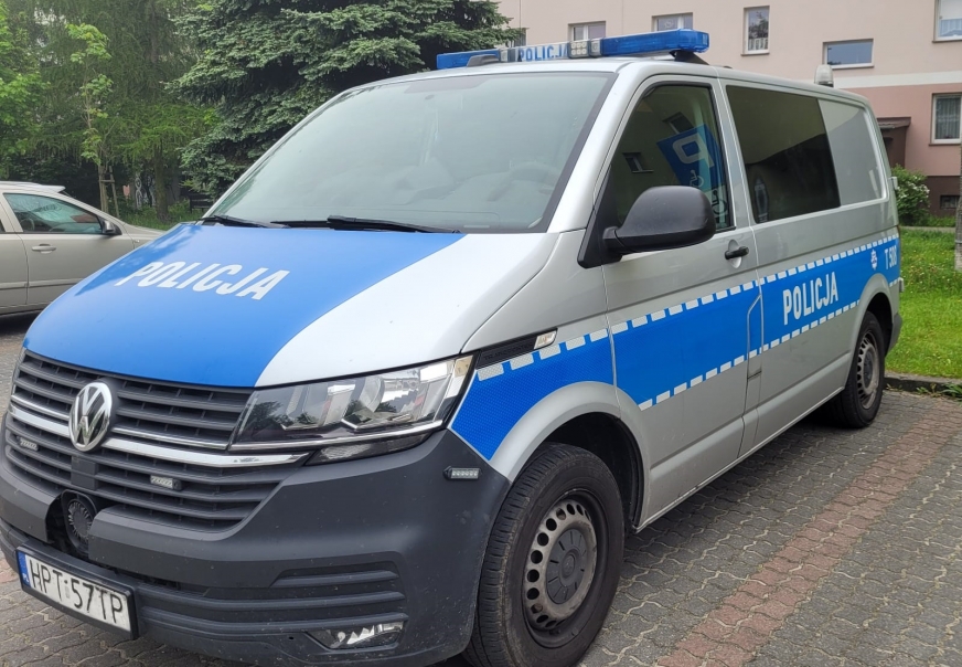 Pies miał się przestraszyć hałasów związanych z prowadzonymi pracami...