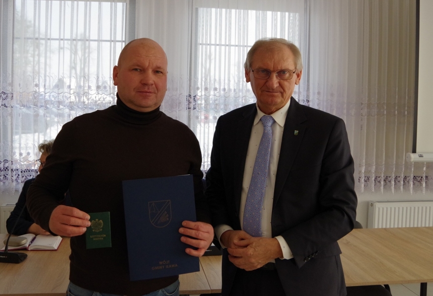 Nowy sołtys Rudzienic Dariusz Habandt. Na zdjęciu z Wójtem Gminy Iława Krzysztofem Harmacińskim.