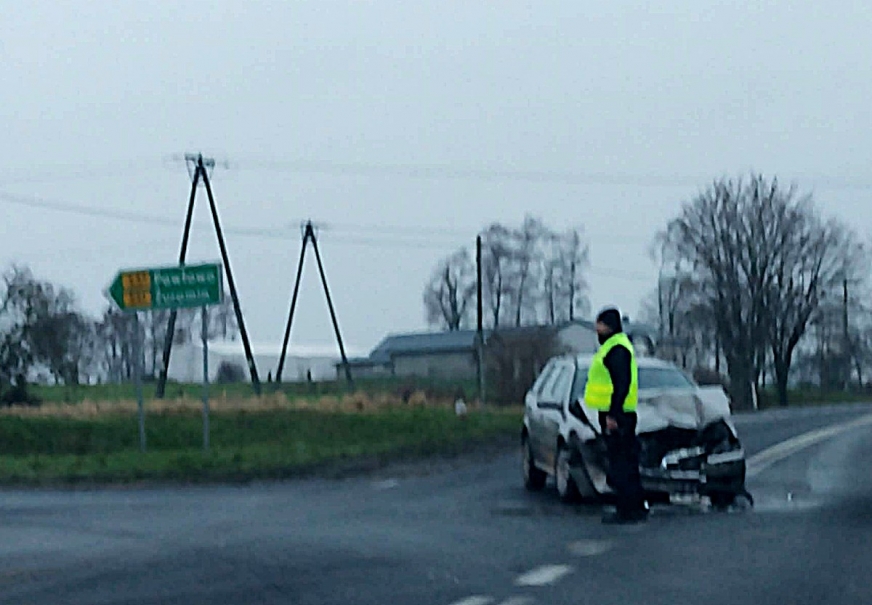 Piątkowa kolizja na feralnym skrzyżowaniu DK-15 z ulicą Wyzwolenia w Lubawie.