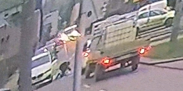 Ku przestrodze! Nagranie wideo groźnego wypadku z udziałem 8-latka na hulajnodze.