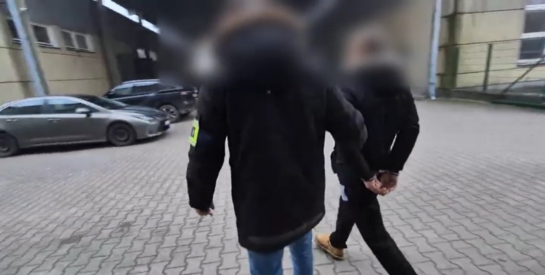 Sąd nie przymknął oka na drogową recydywę w wykonaniu tego 45-latka. Po niedzielnej wpadce, już zapadł wyrok – surowy i ekspresowy!