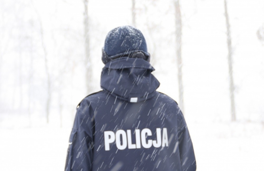 Jedna reakcja może uratować życie. Policjanci pomogli trzem osobom zagrożonym wychłodzeniem.